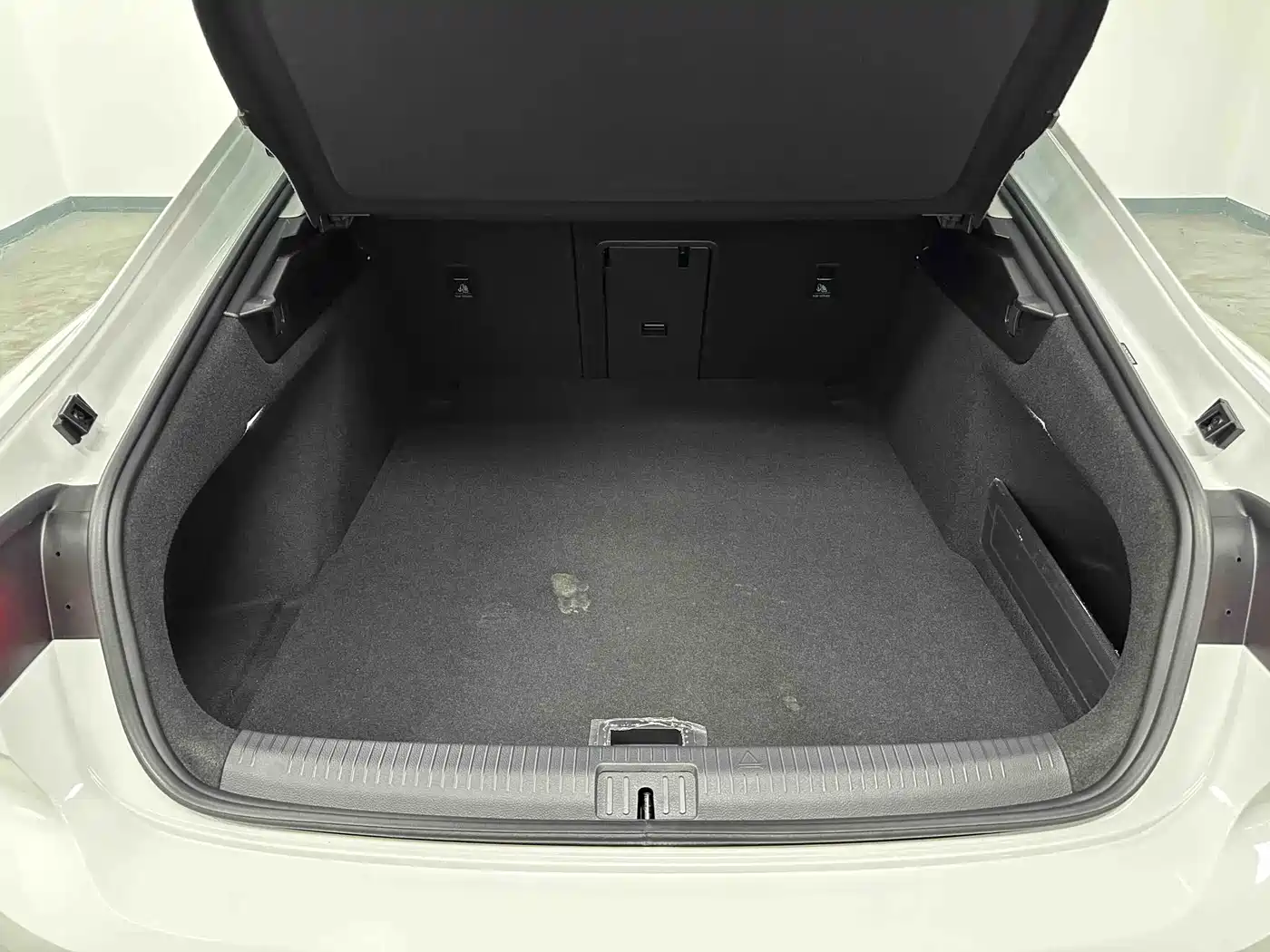 Volkswagen FAW-Volkswagen CC 2025 380TSI Eye-catching Shared Edition фото 15