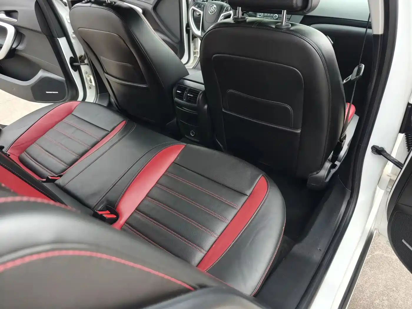 Buick Regal 2011 GS 2.0T Super Sport Edition фото 10