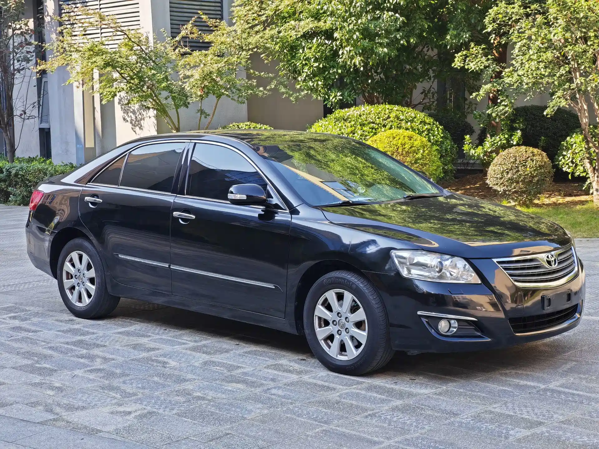Photo 2 - Toyota Camry