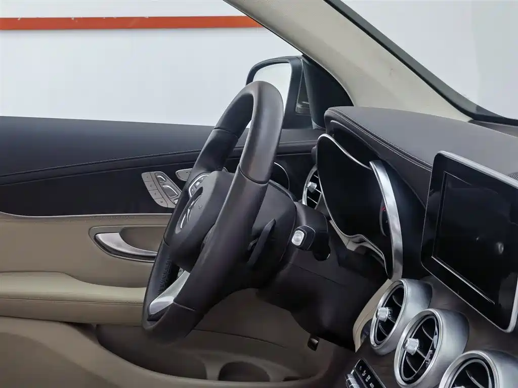 Mercedes-Benz GLC 2017 GLC 300 4MATIC Dynamic фото 22