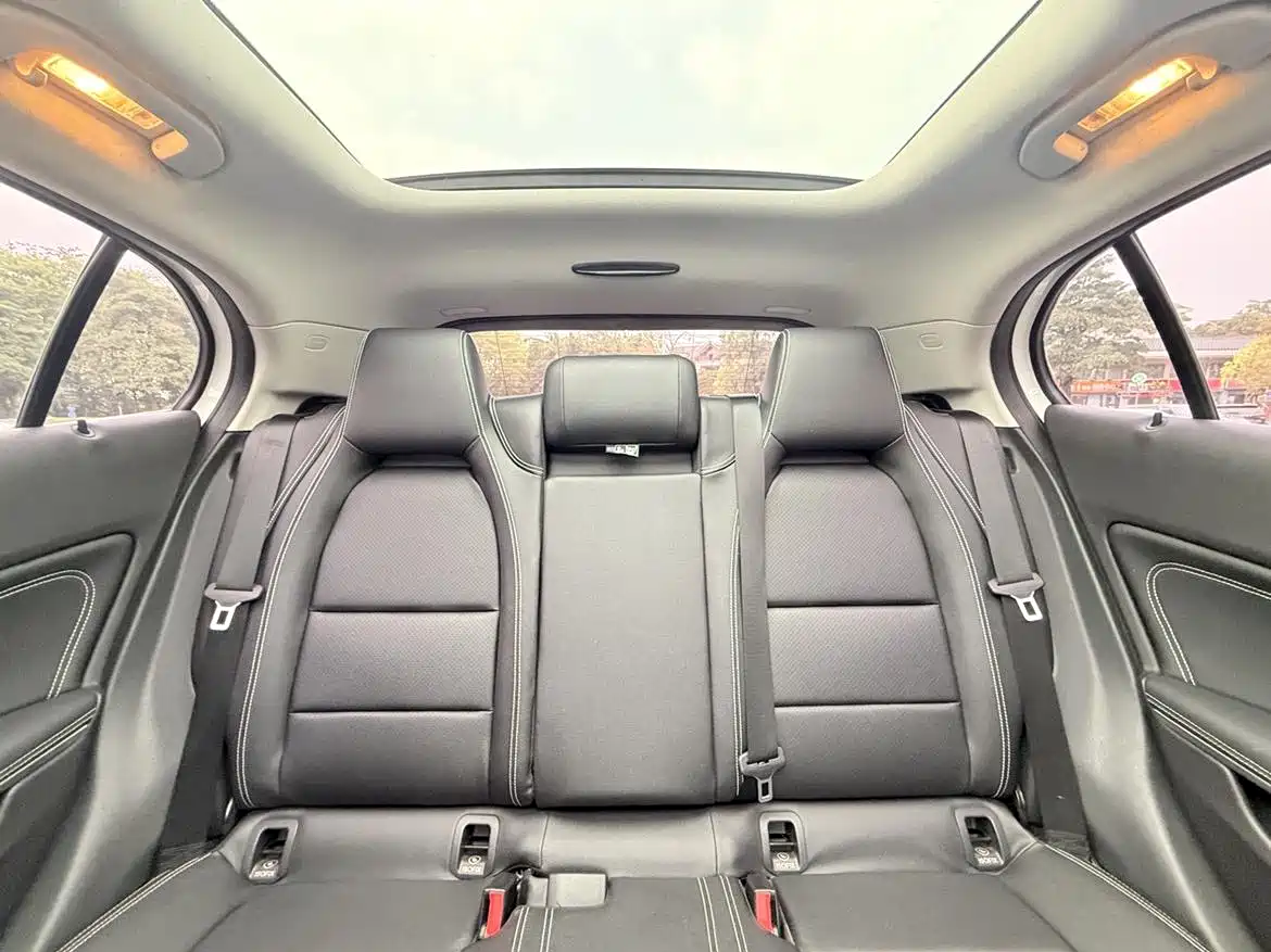 Mercedes-Benz GLA 2017 GLA 200 Dynamic фото 12