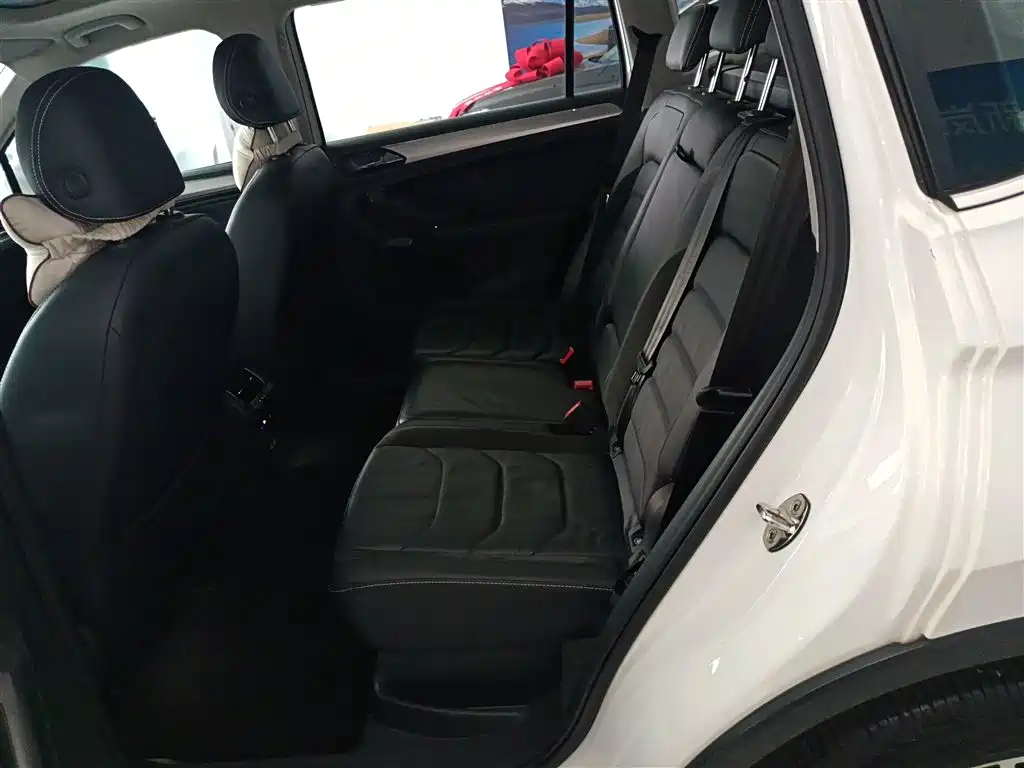 Volkswagen Tiguan L 2019 330TSI Automatic 2WD Panorama Comfort Edition China VI фото 13