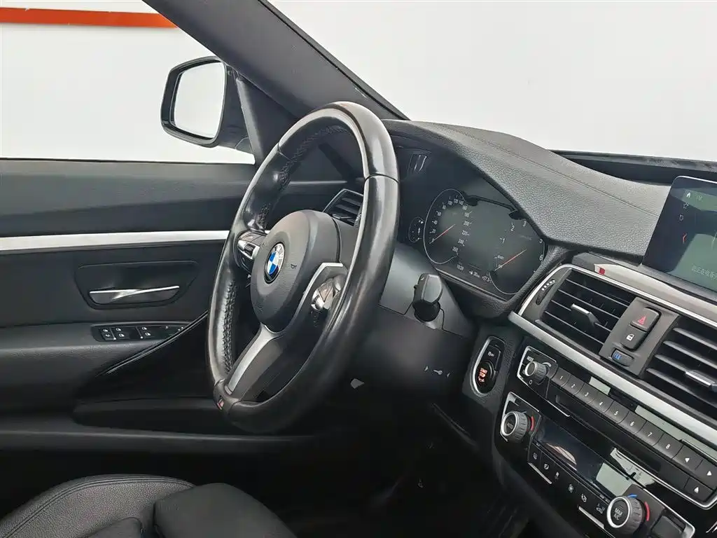 BMW 3 Series GT 2020 320i M Sport Package фото 22