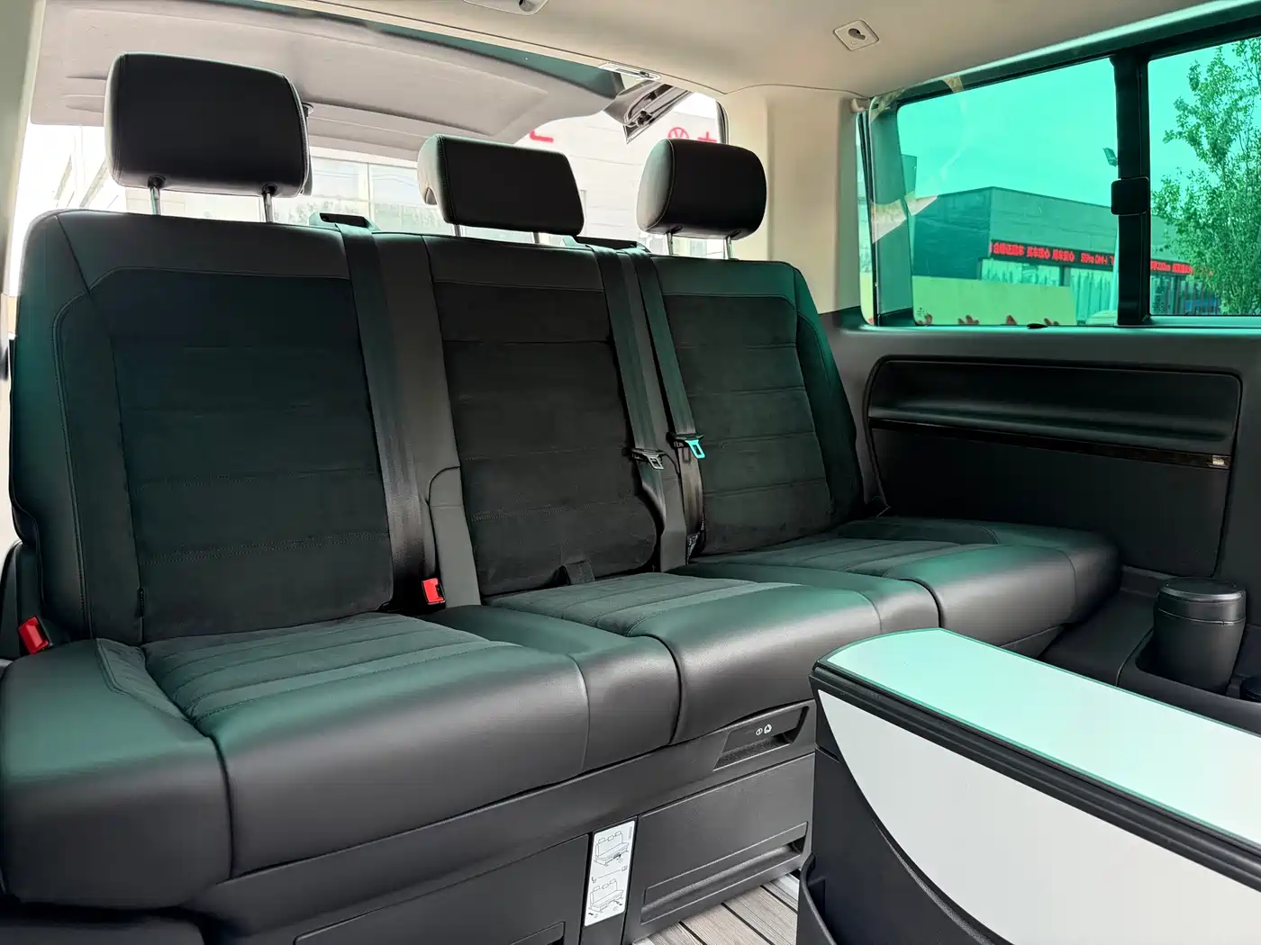 Volkswagen Multivan 2019 2019 2.0TSI 4WD Premium 7-seater