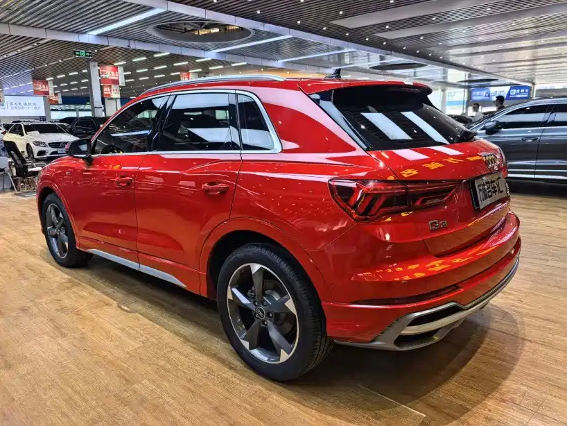 Photo 20 - Audi Q3