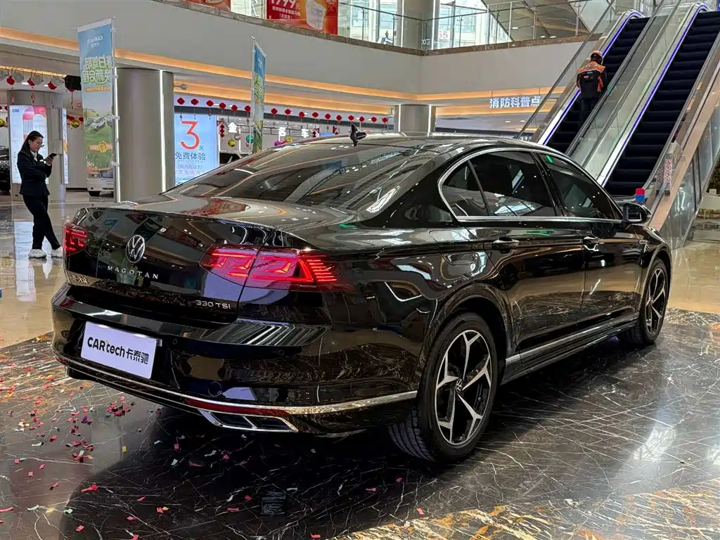 Volkswagen Magotan 2023 Model 2 Million Commemorative Edition 330TSI DSG Luxury фото 3