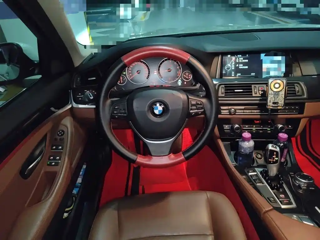 BMW 5 Series 2017 520Li Classic Edition фото 3