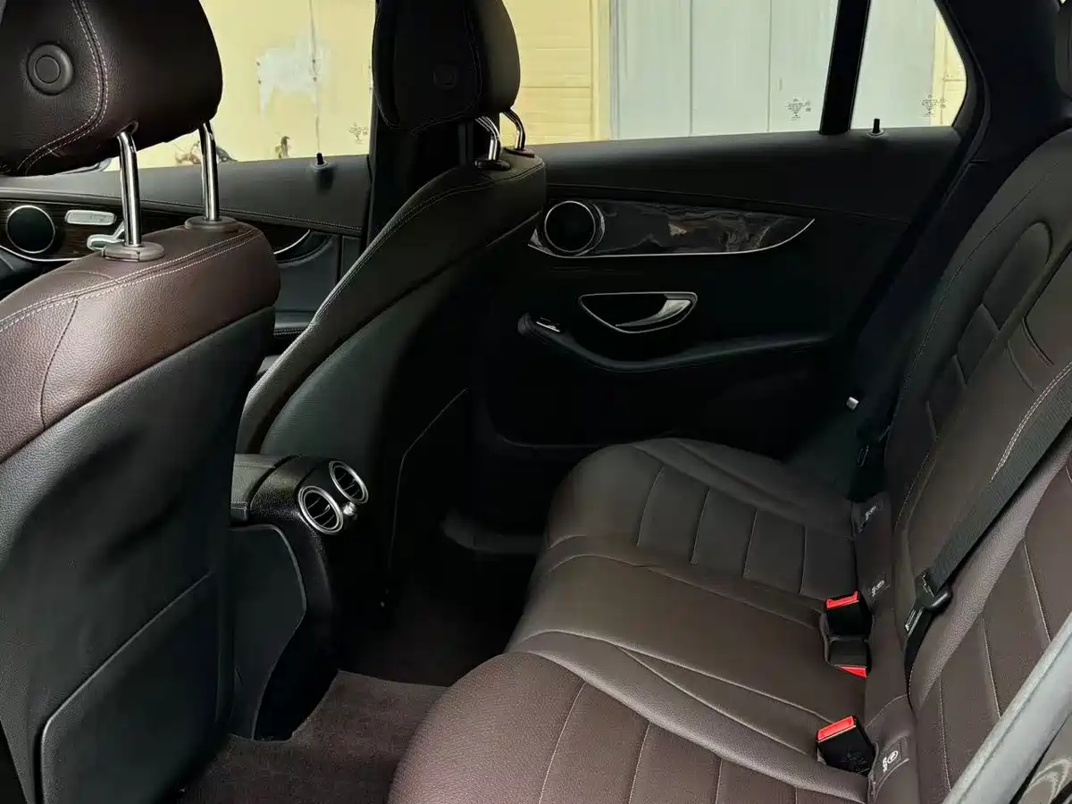 Фото 8 - Mercedes-Benz GLC