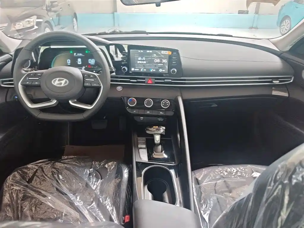 Hyundai Elantra 2023 1.5L CVT GLX Elite Edition фото 10