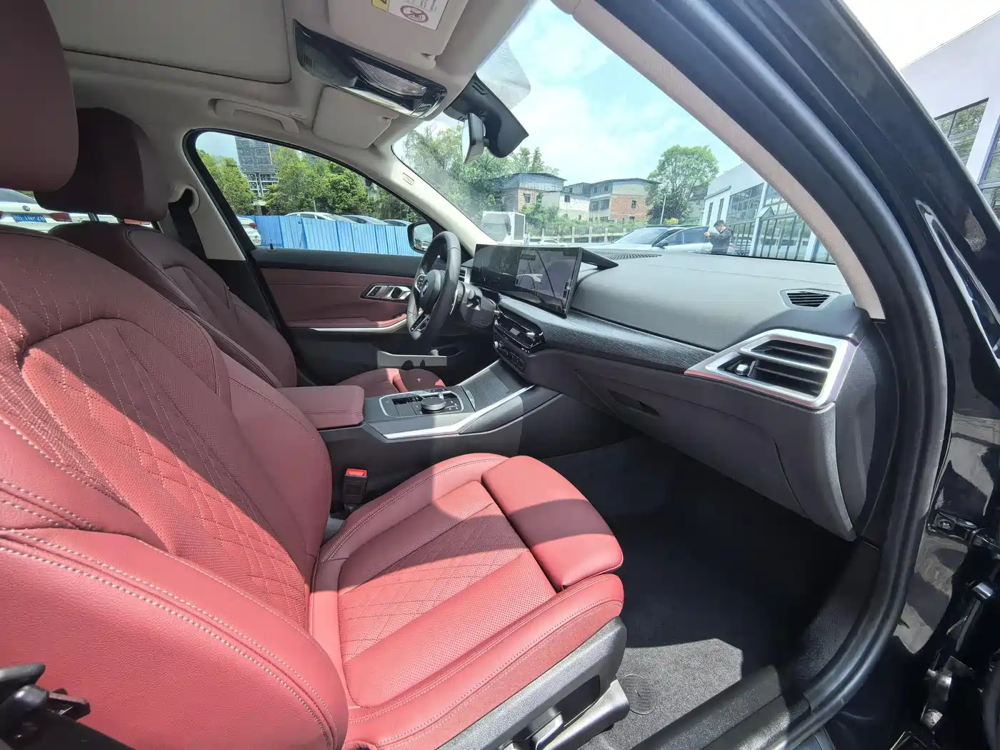 BMW 3 Series 2026 325Li M Sport Package фото 6