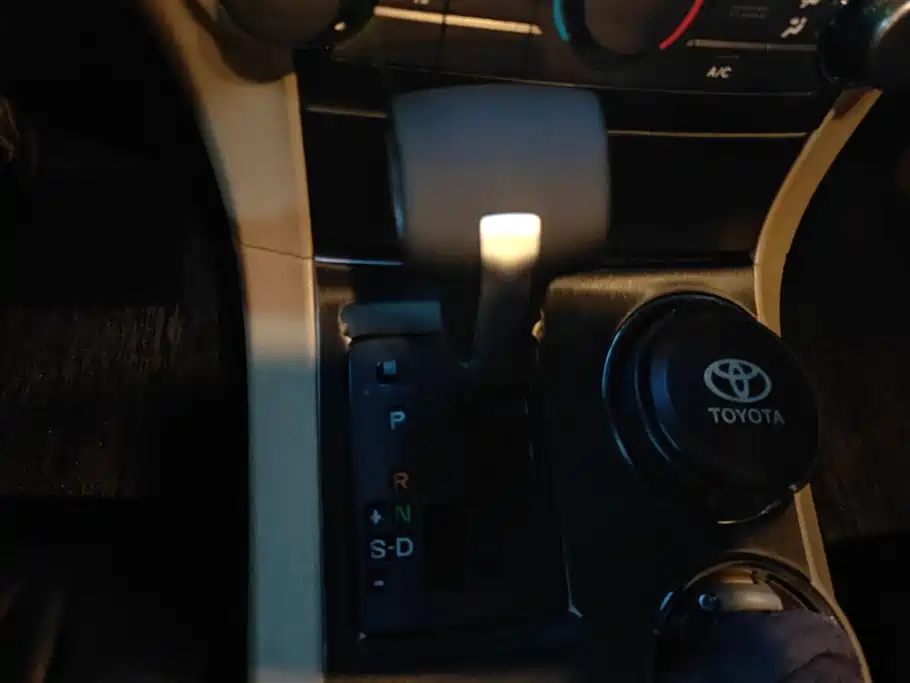 Toyota Highlander 2012 2.7L 2WD 5-seater Elite Edition фото 16