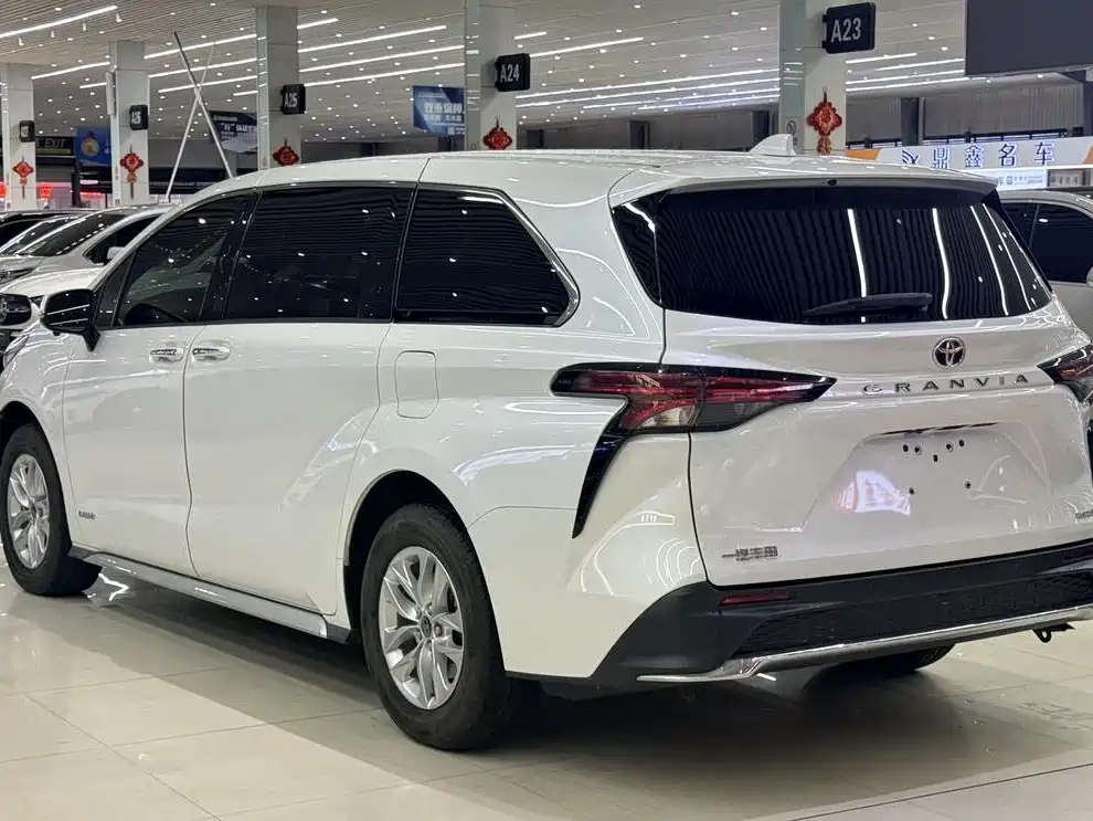 Toyota Granvia 2023 2023 2.5L Hybrid Comfort Edition