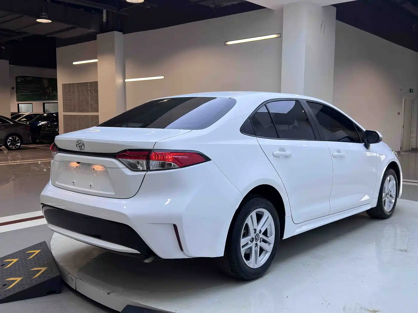 Toyota Levin 2022 185T CVT Luxury Edition фото 7