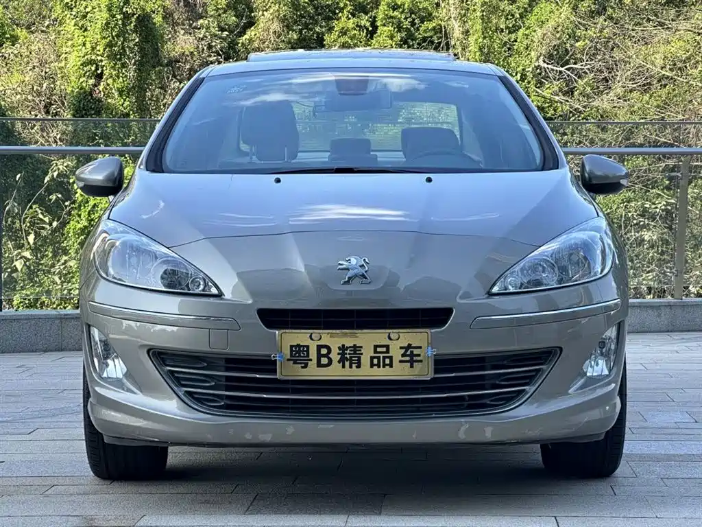 Peugeot 408 2013 2.0L Automatic Luxury Edition фото 2