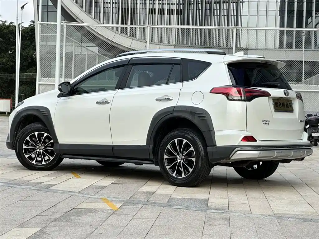 Toyota RAV4 Rongfang 2019 2.0L CVT 2WD Trend X Limited Edition China V фото 5