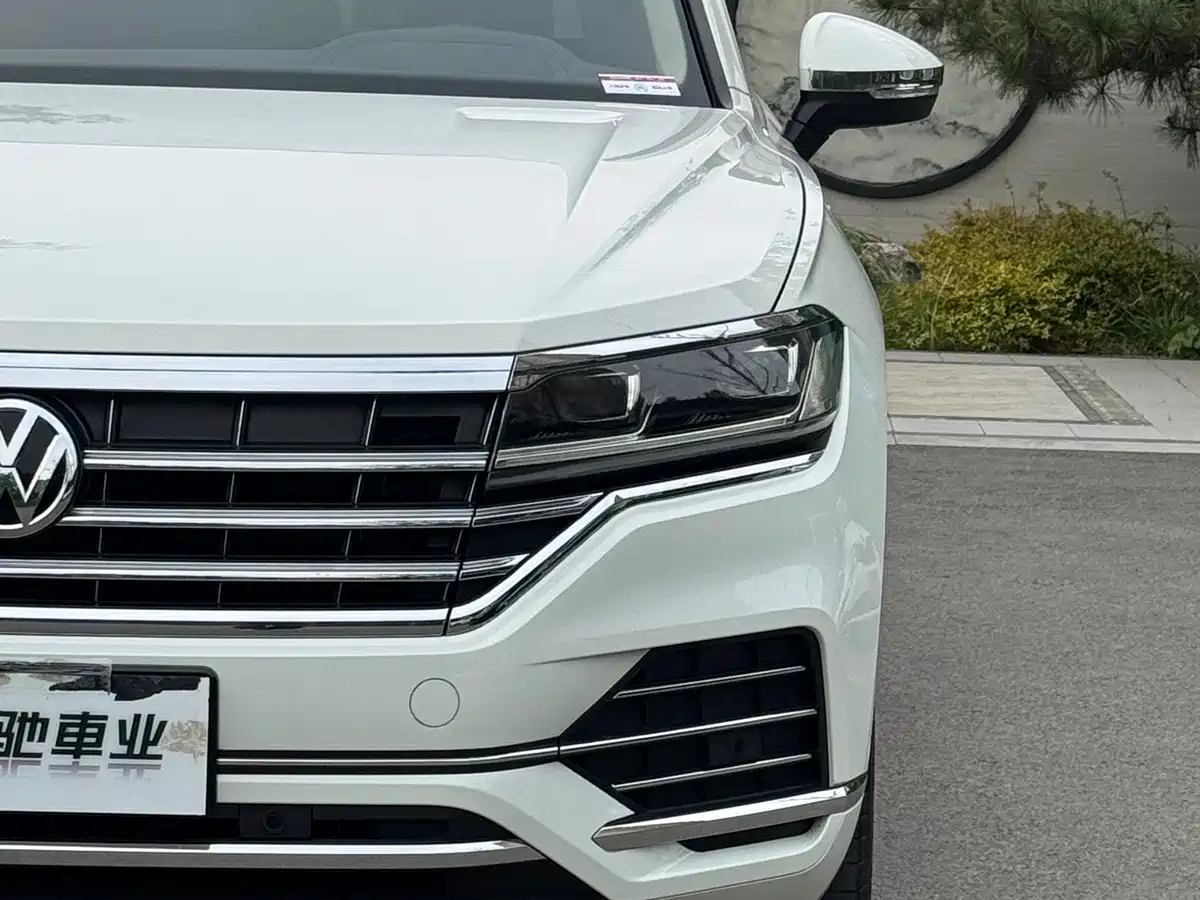 Volkswagen Touareg 2019 2.0TSI Sharp Wing Edition China VI фото 3