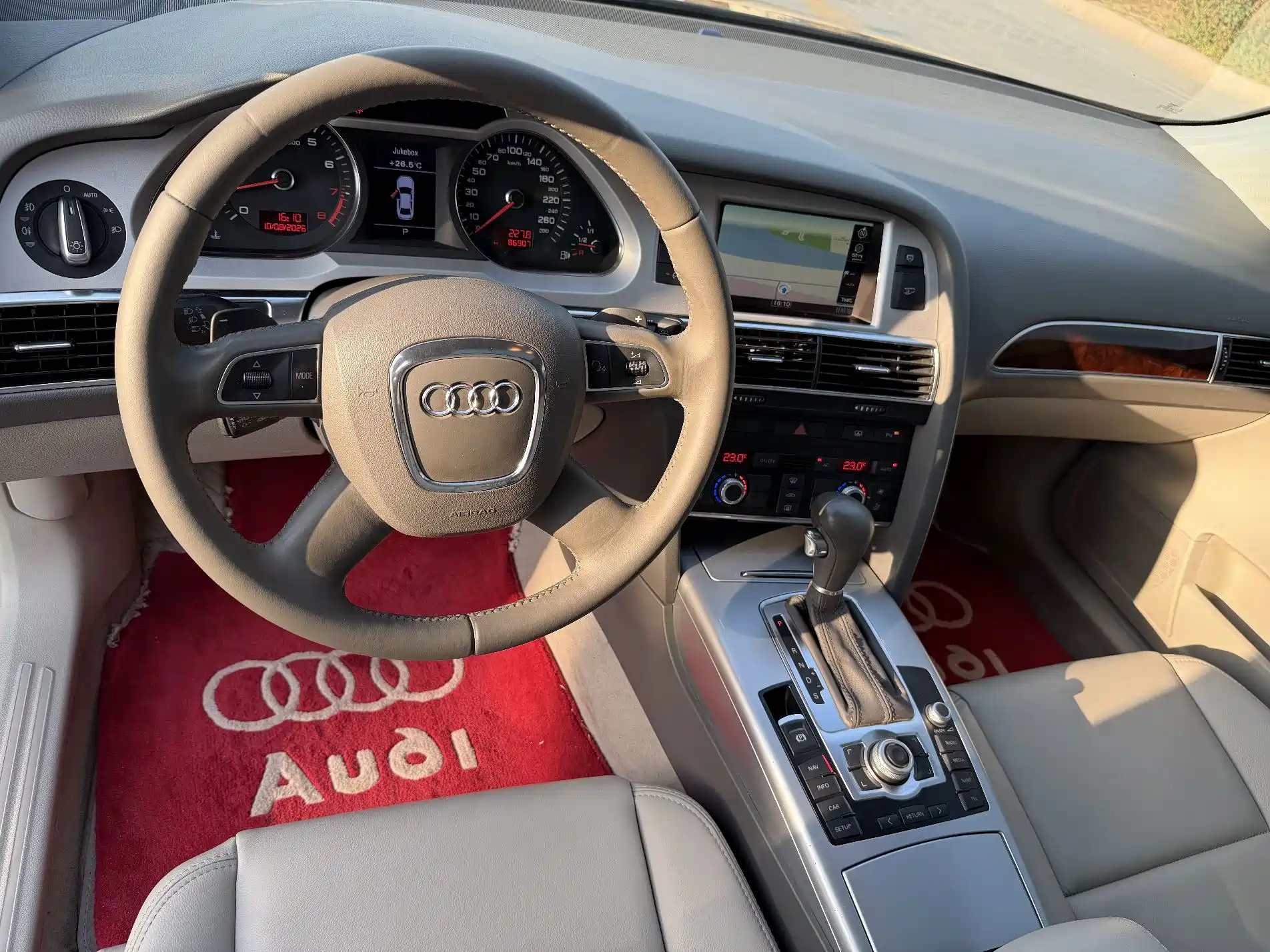 Photo 19 - Audi A6L