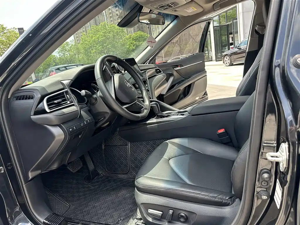 Toyota Camry 2021 2.0G Luxury Edition фото 9