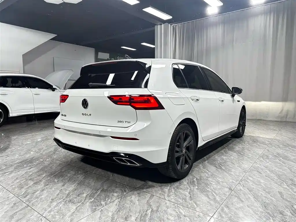 Volkswagen Golf 2023 280TSI DSG R-Line Lite фото 6
