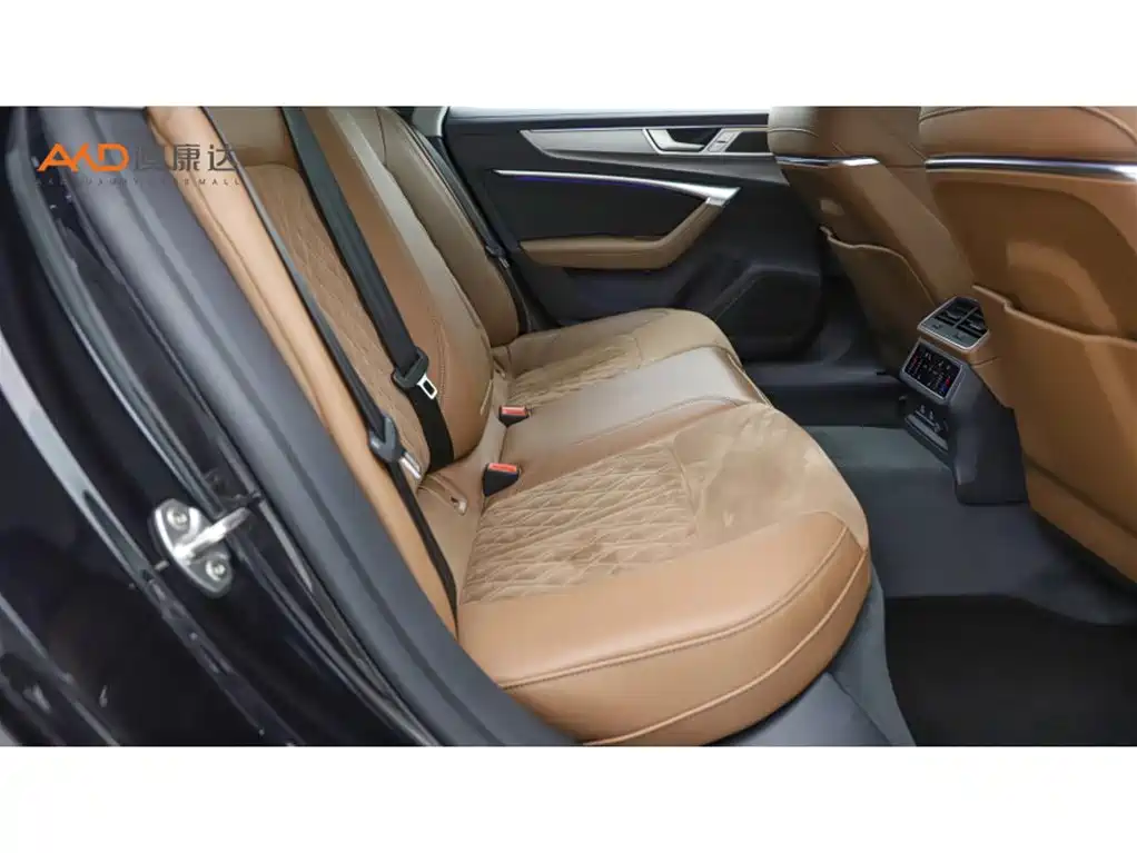 Audi A7L 2024 45 TFSI quattro Premium Luxury фото 8