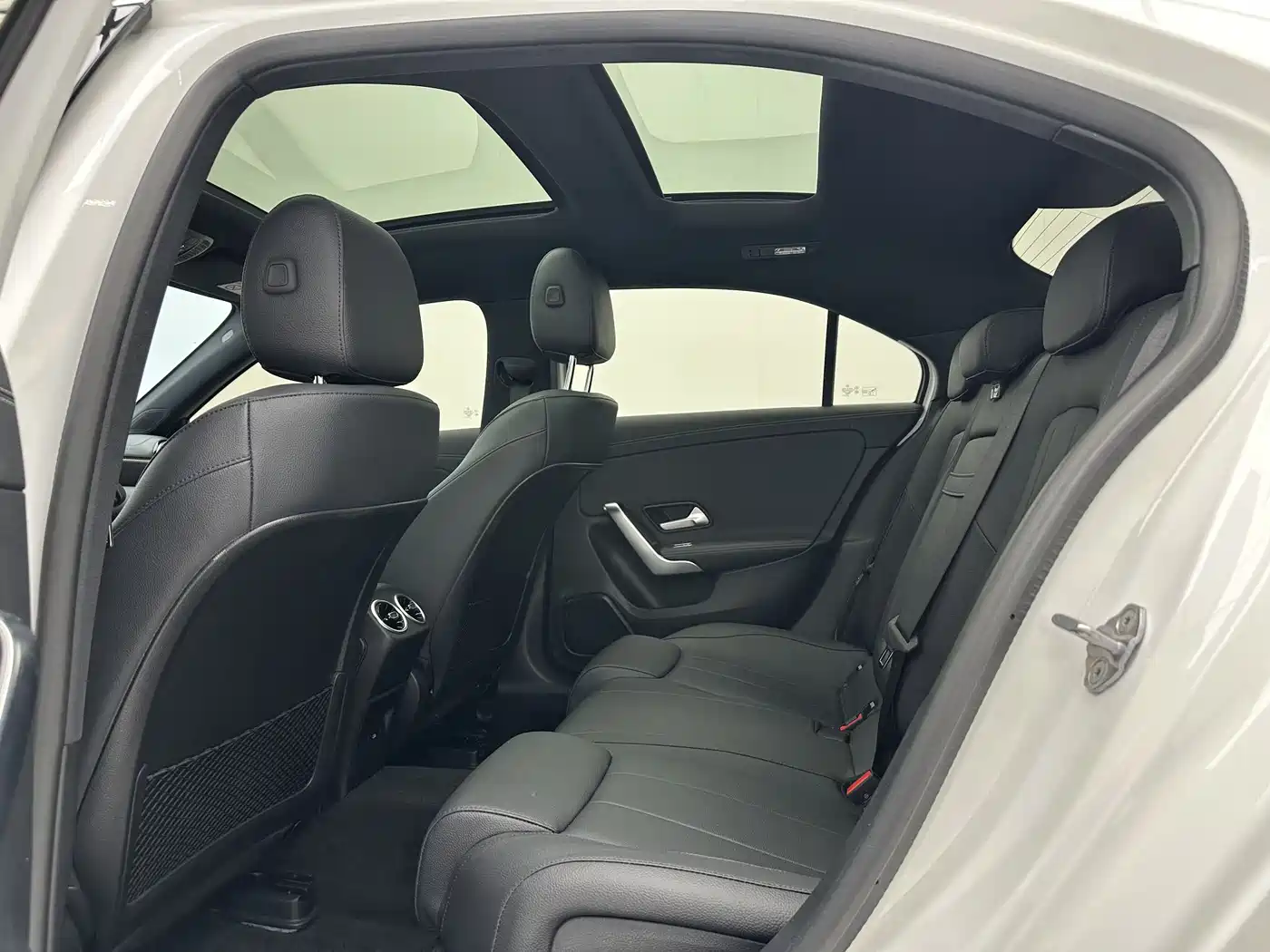 Mercedes-Benz A-Class 2023 A 180 L фото 6