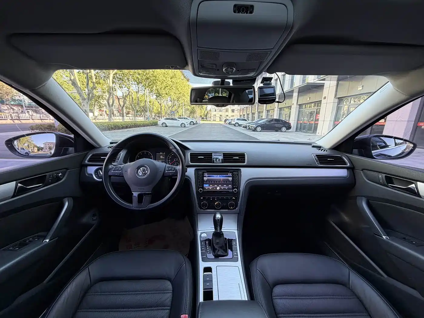 Volkswagen Passat 2014 1.8TSI DSG Executive Edition фото 10