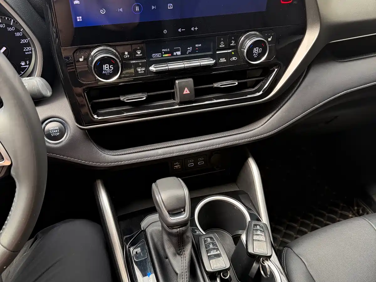Toyota Highlander 2022 380T 4WD Premium 7-Seater фото 15