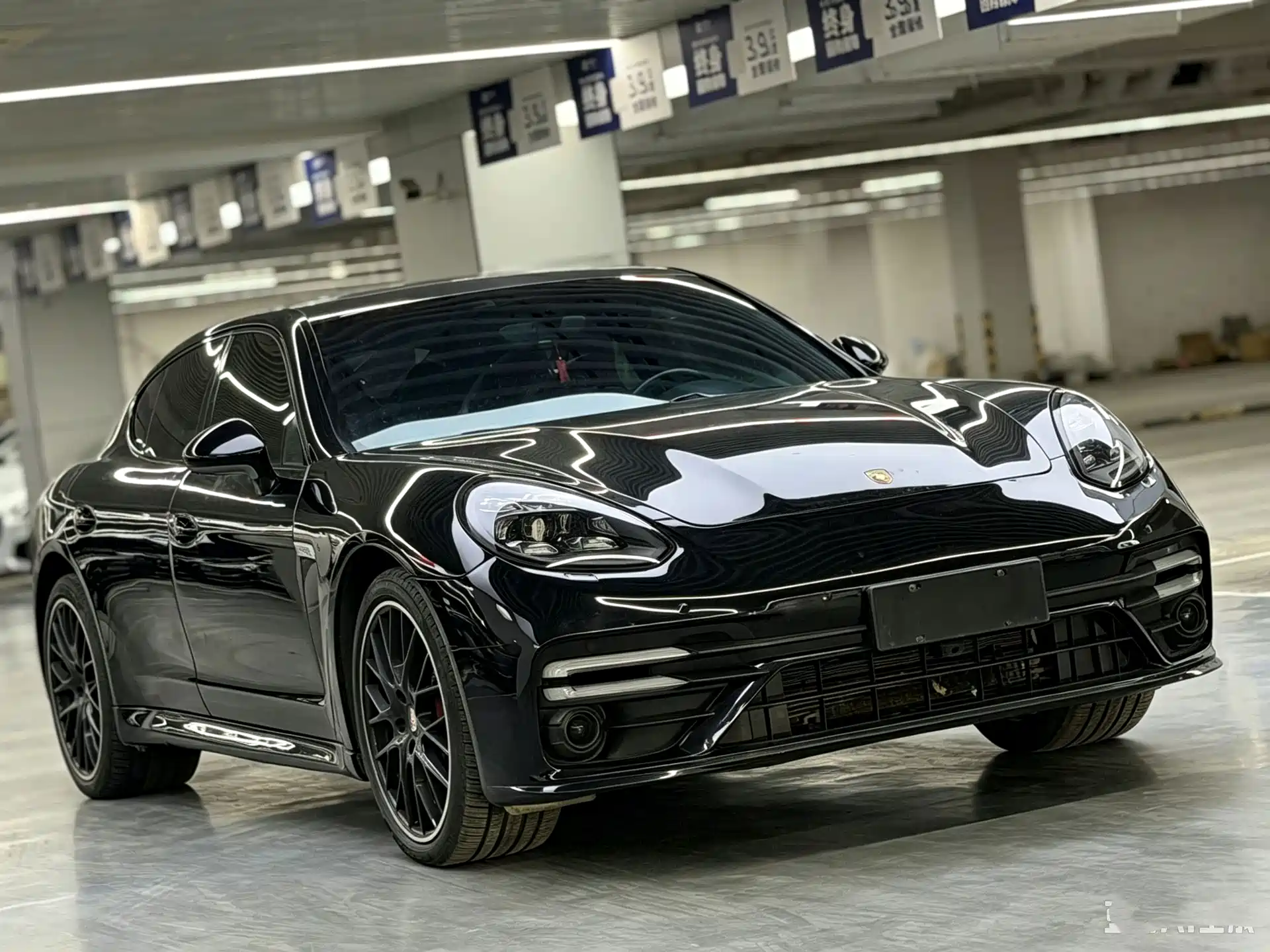 Фото 3 - Porsche Panamera