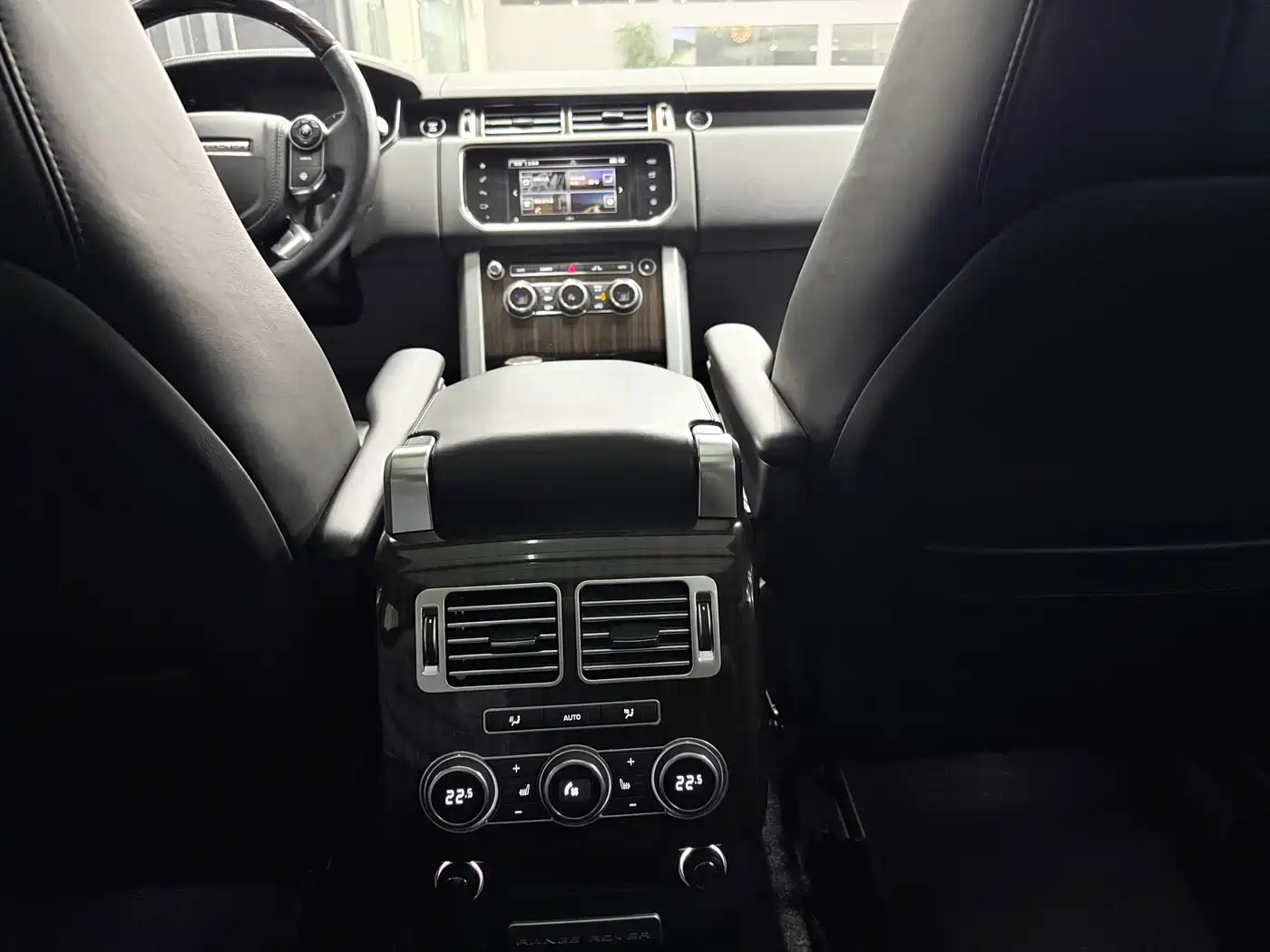 Land Rover Range Rover 2015 3.0 TDV6 Vogue фото 16