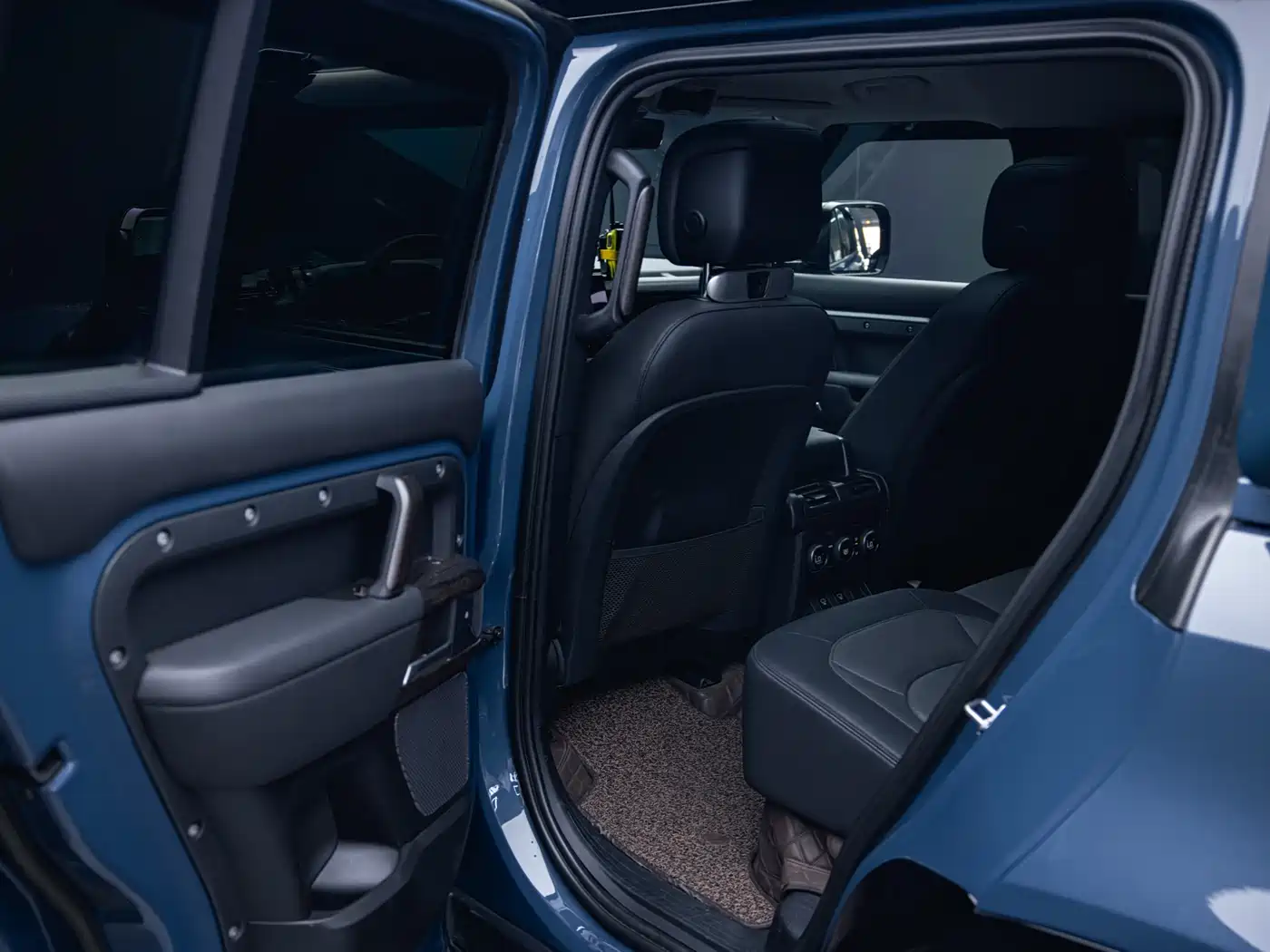 Land Rover Defender 2023 Facelift 110 3.0T P400 X-DYNAMIC HSE фото 26