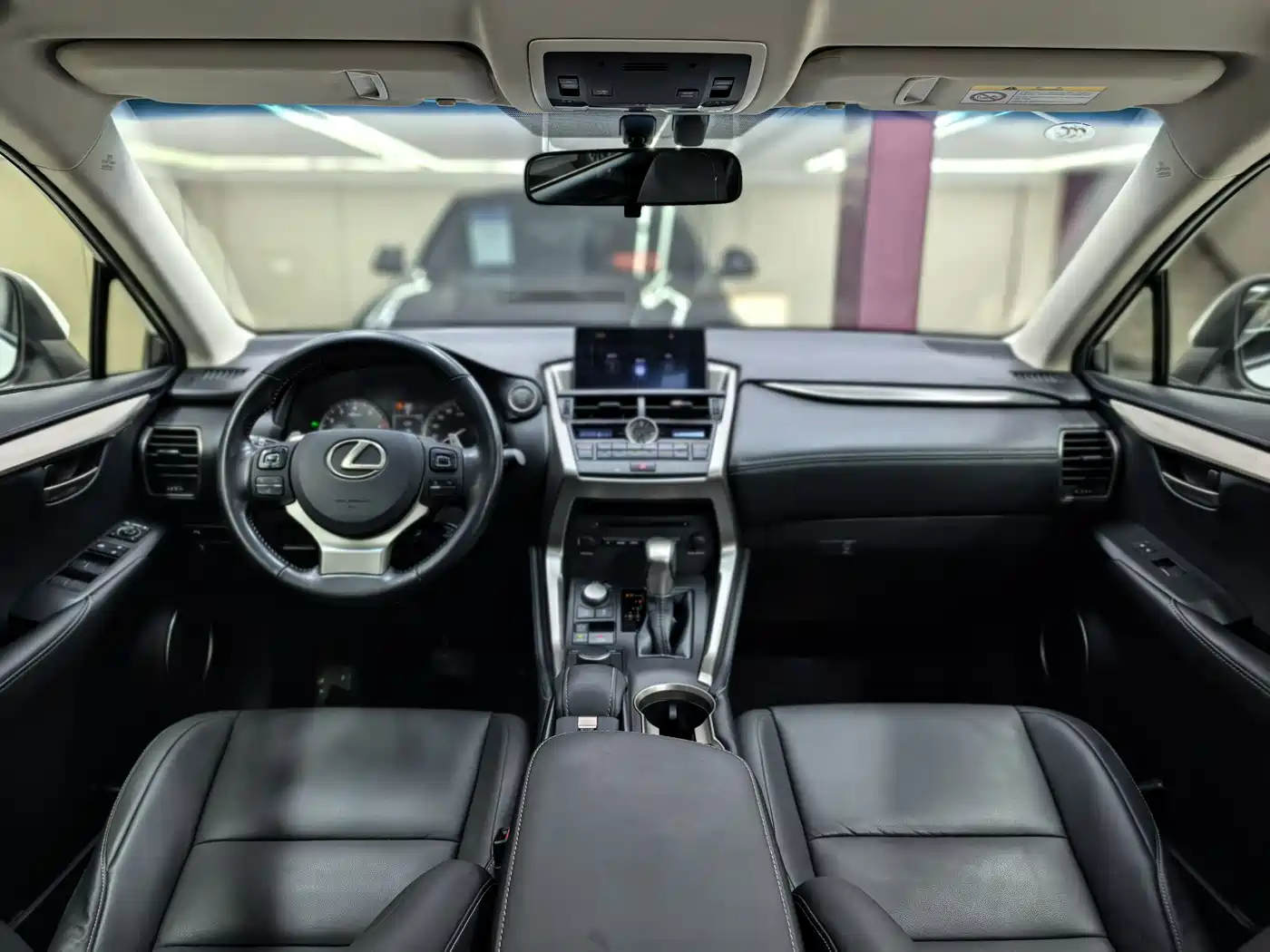 Lexus NX 2015 200t AWD F Sport фото 9