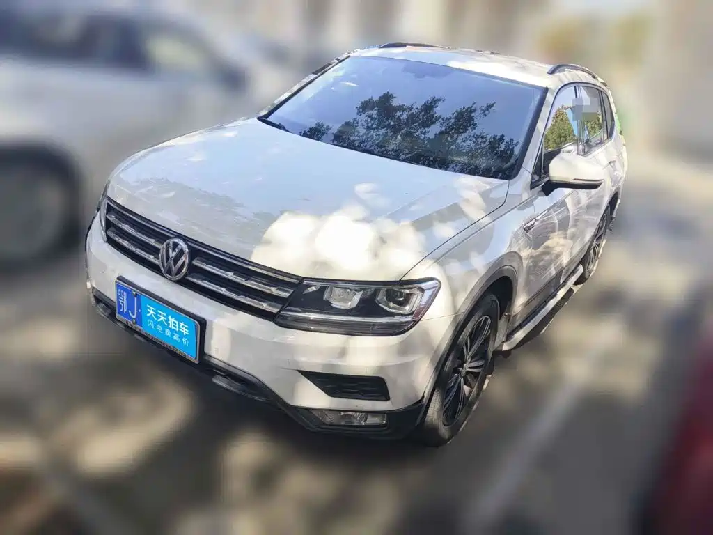 Фото 1 - Volkswagen Tiguan L