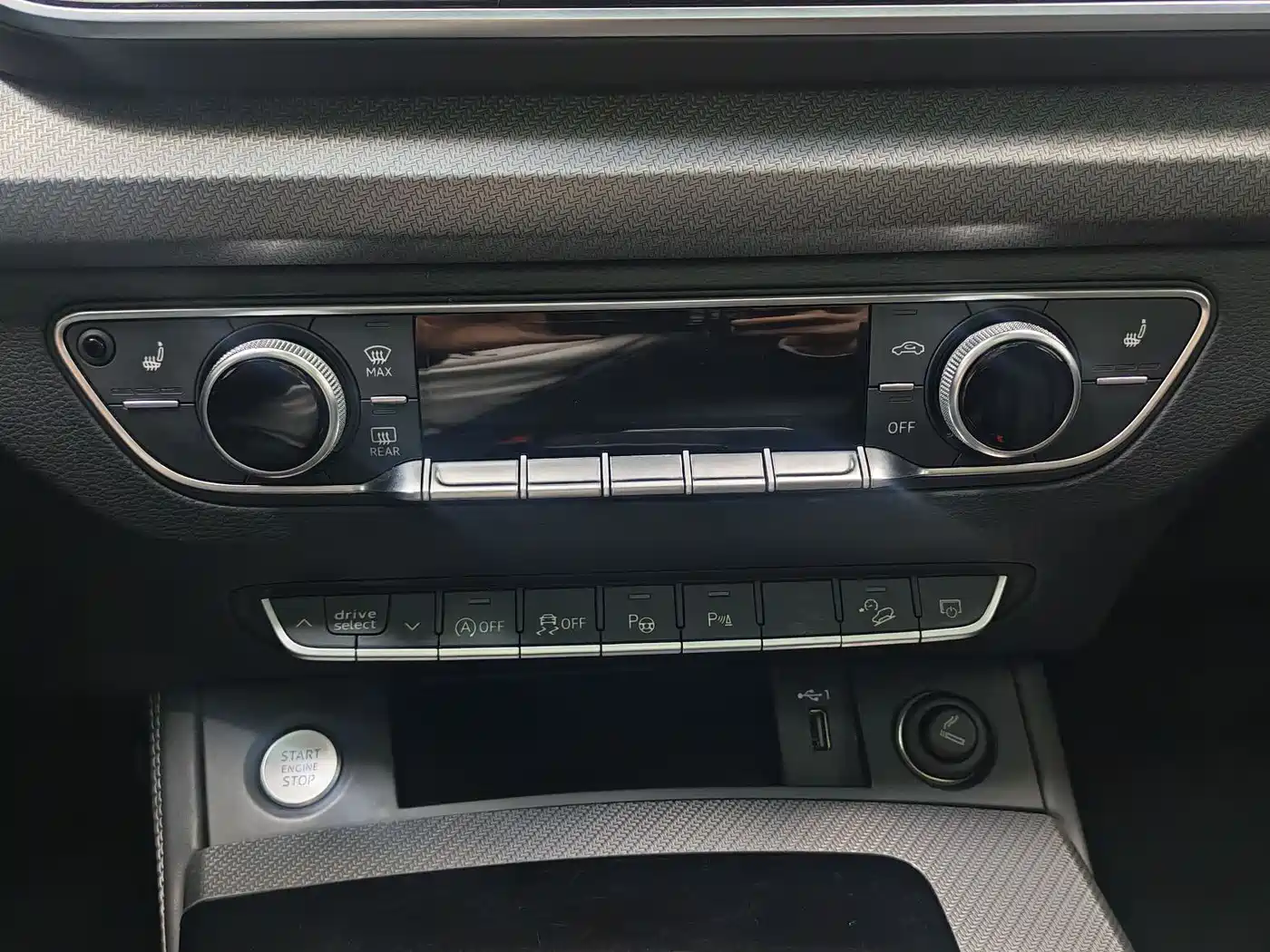 Audi Q5L 2022 40T Luxury Dynamic фото 14