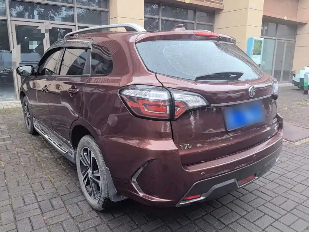 2018 Venucia T70