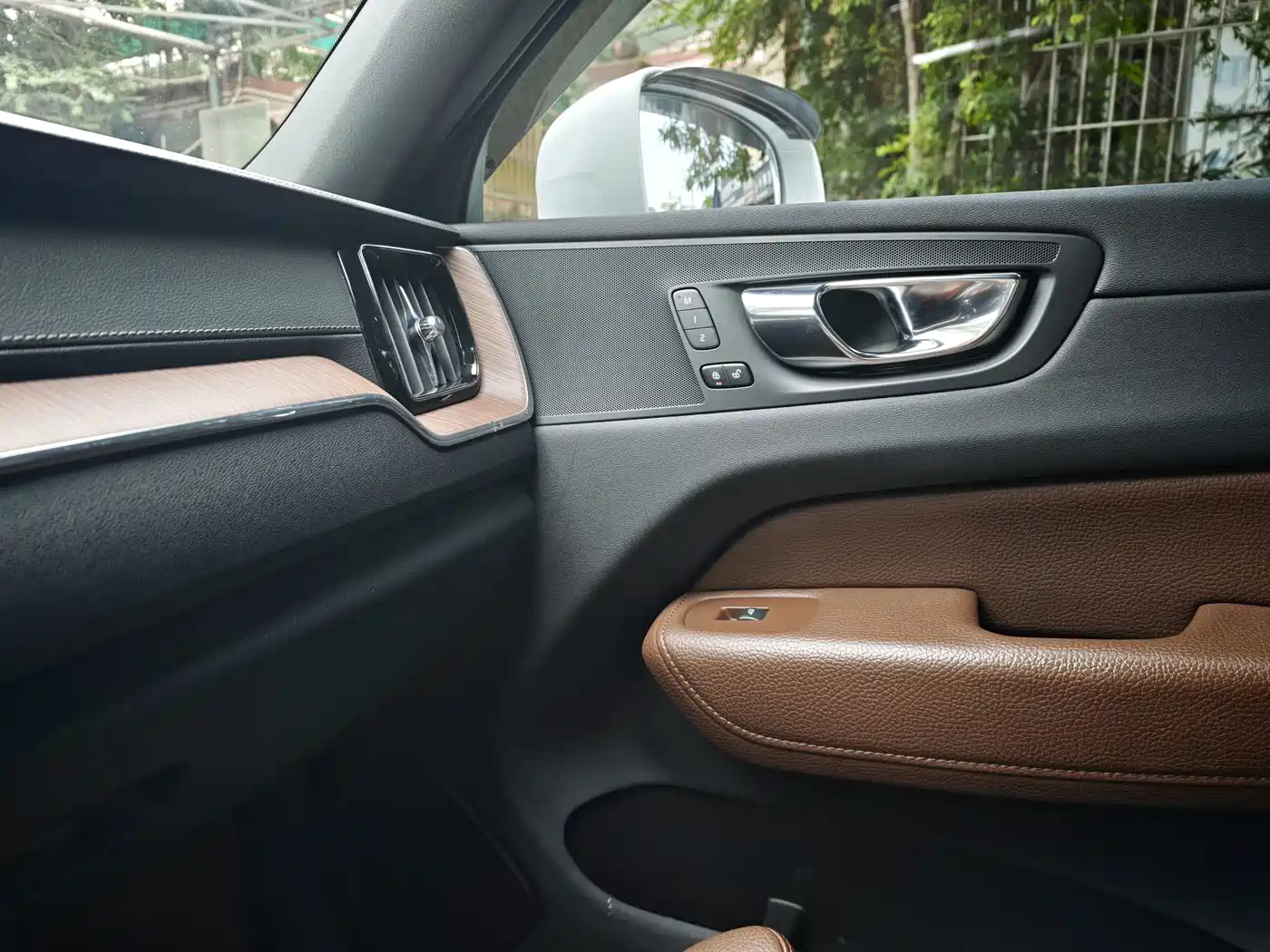 Фото 10 - Volvo XC60