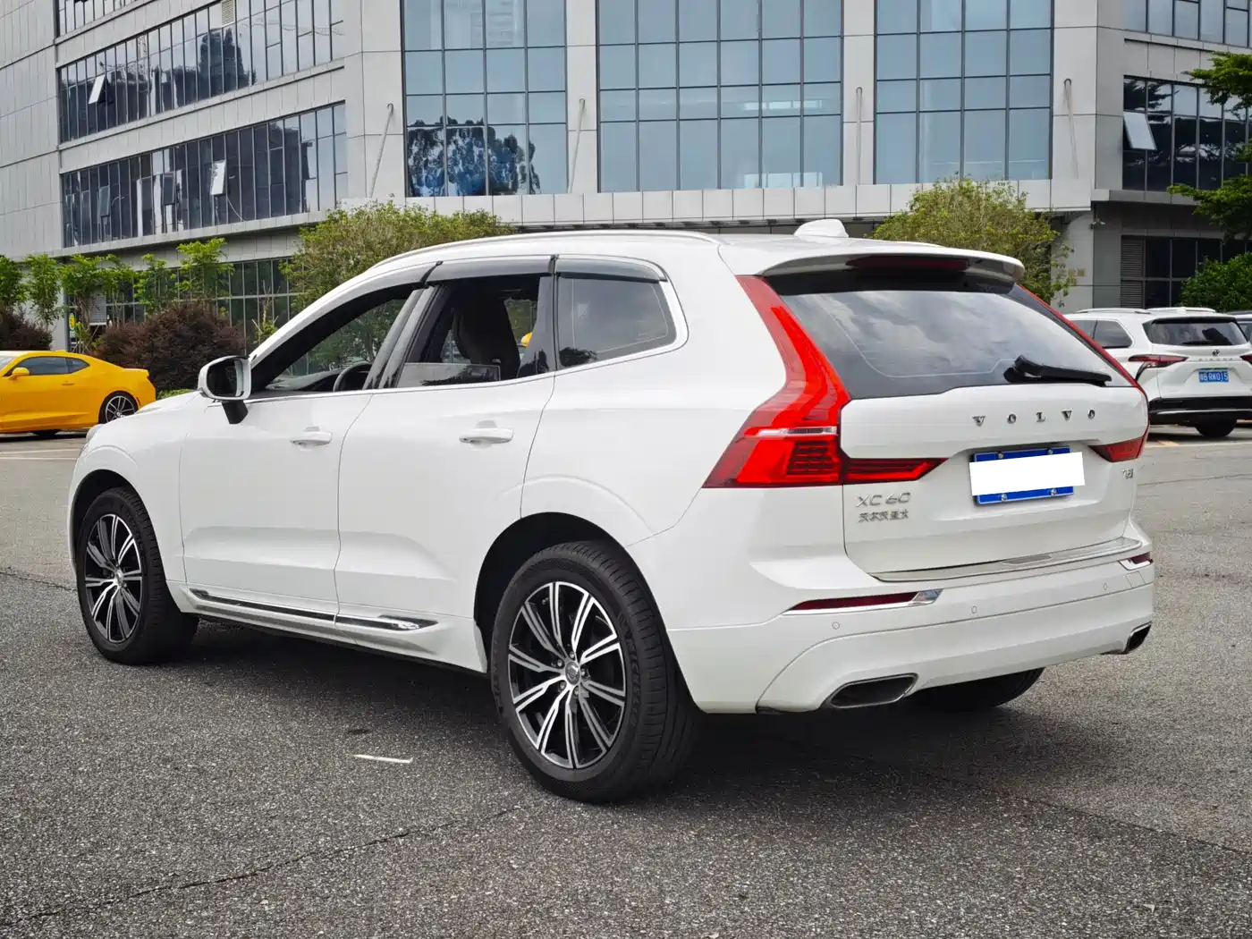 Фото 17 - Volvo XC60