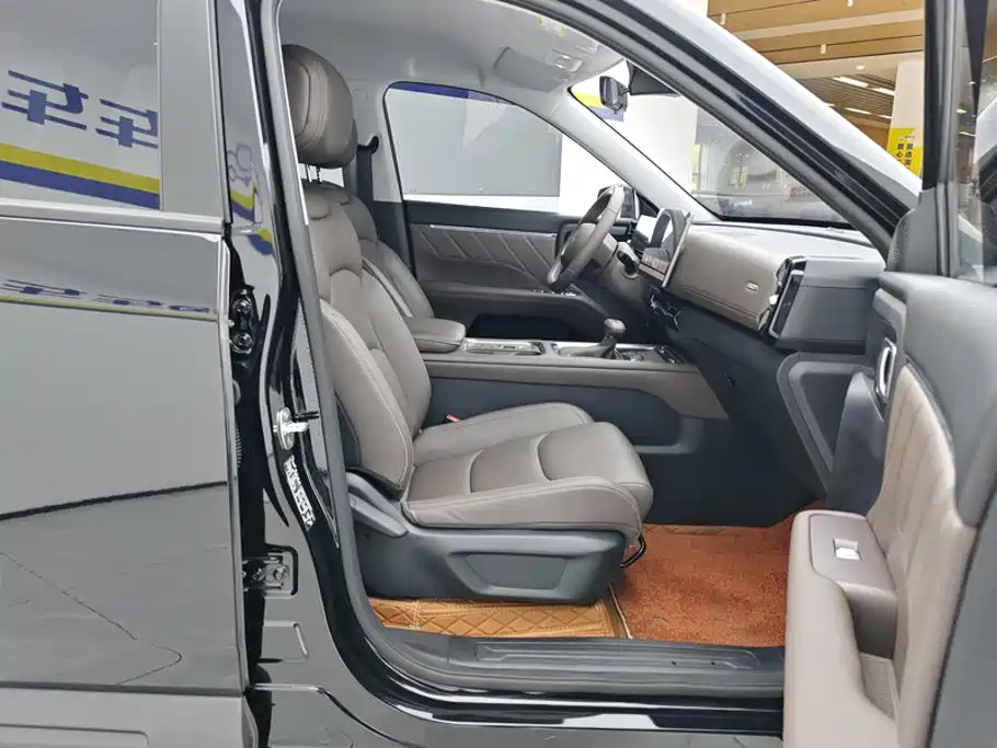 Wuling Motors Starlight 560 2026 2025 Model Gasoline Version 5-seater