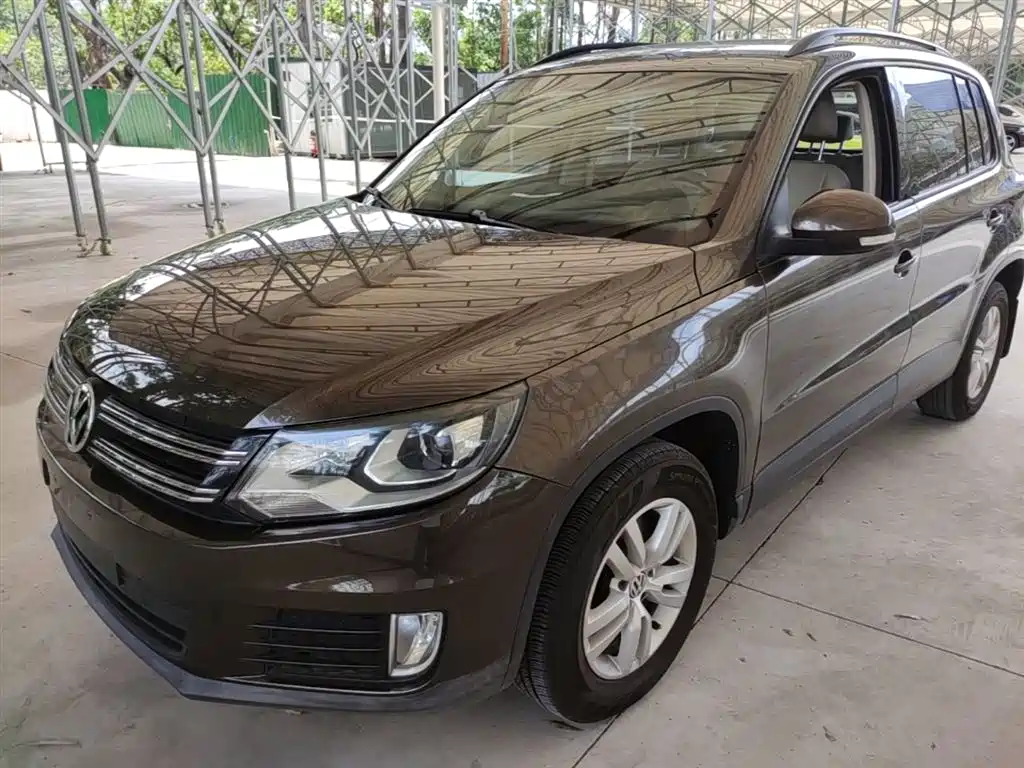 Volkswagen Tiguan 2015 1.8TSI Automatic 2WD Trendline фото 2