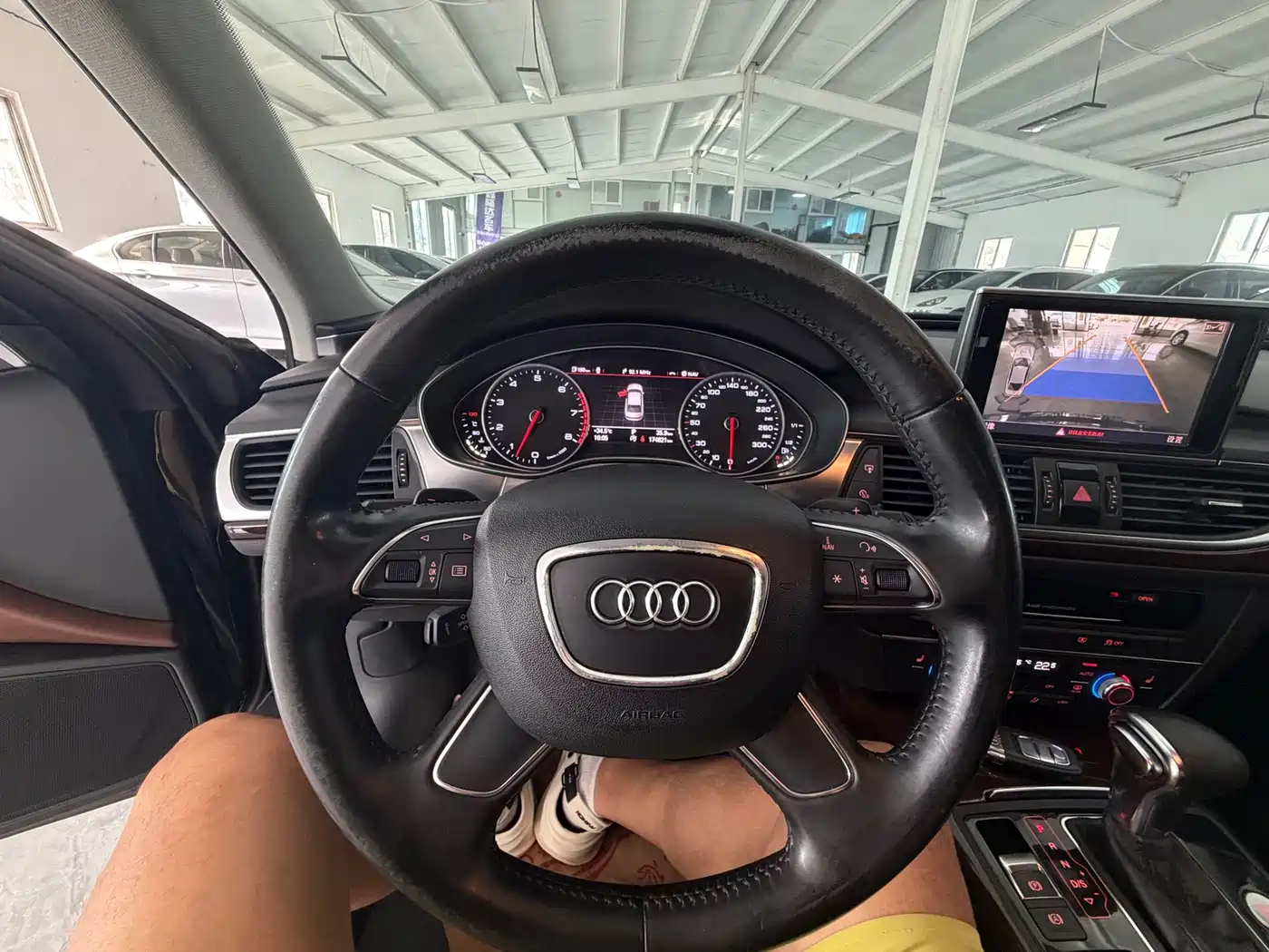 Photo 13 - Audi A6L