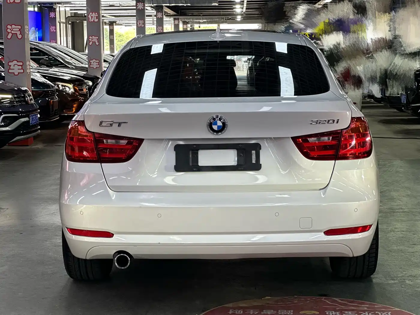 BMW 3 Series GT 2013 Model 320i Leading фото 4