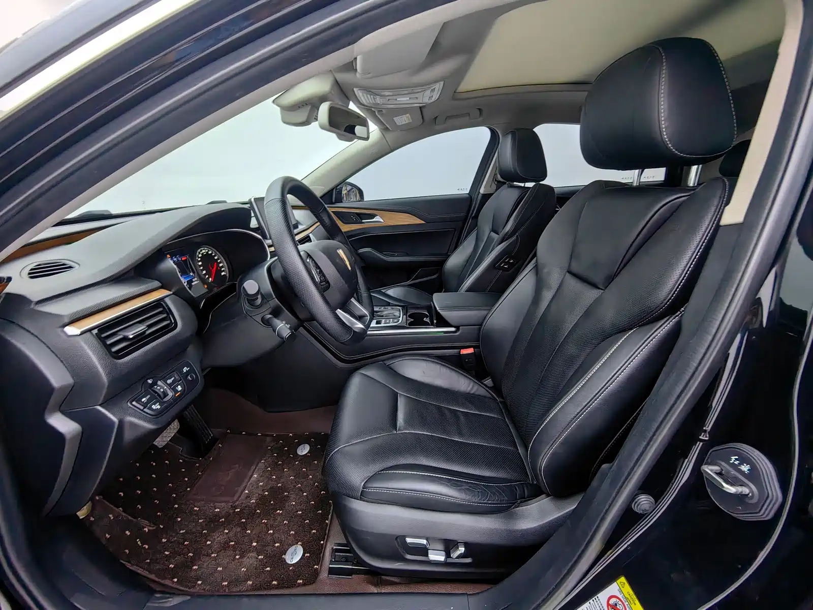 Фото 7 - Hongqi H5