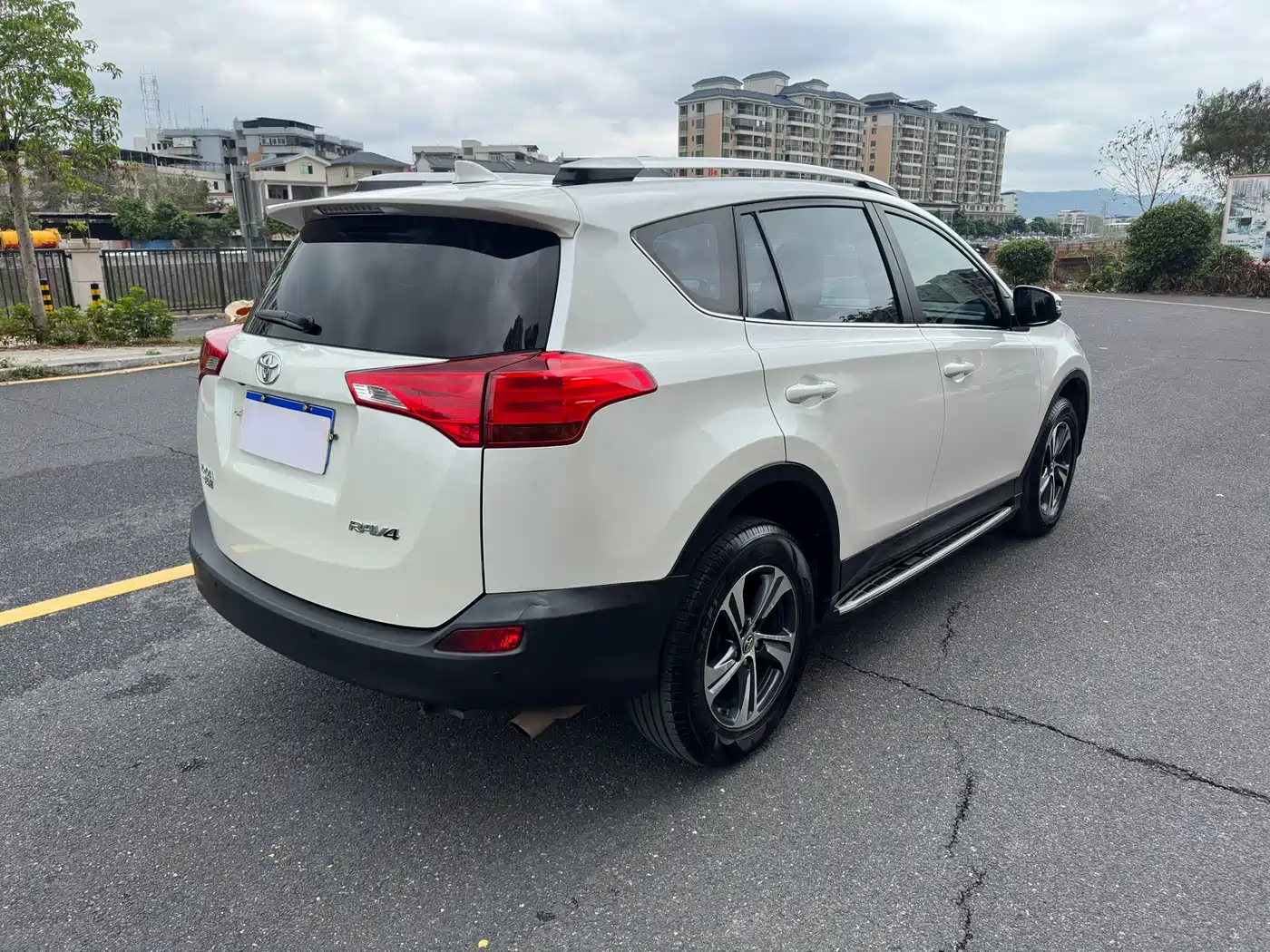 Toyota RAV4 Rongfang 2015 2.0L CVT 2WD Trend Edition фото 9