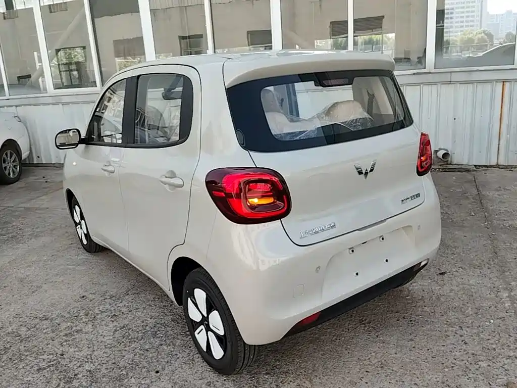 Wuling Motors Hongguang MINIEV 2026 2025 4-Door Advanced