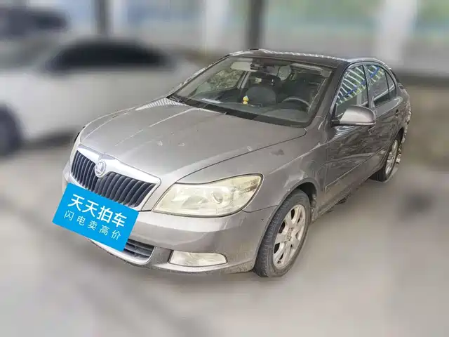 Škoda Octavia 2014 1.6L Auto Yijie Edition — фото 1