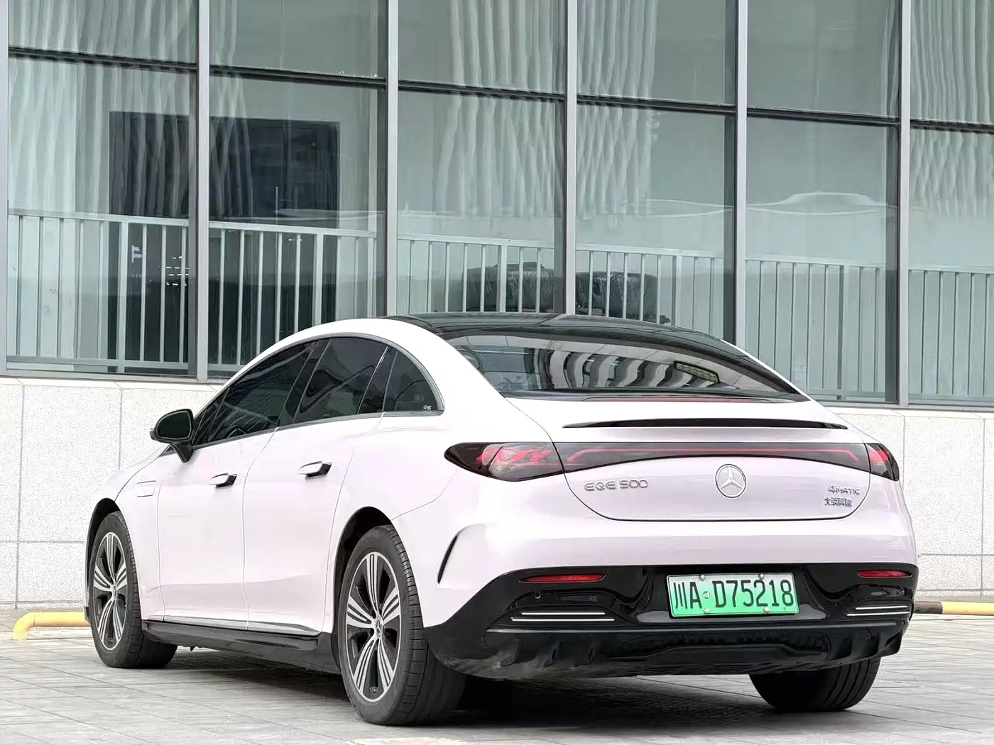 Mercedes-Benz EQE 2024 2025 Model 500 4MATIC Luxury Edition