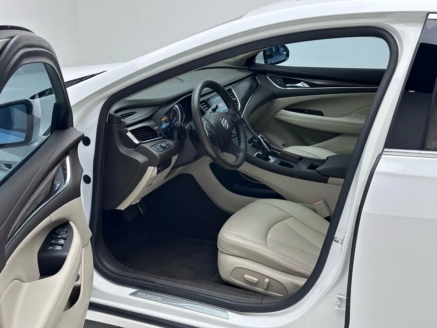 Buick LaCrosse 2016 Facelift 20T Leading фото 14