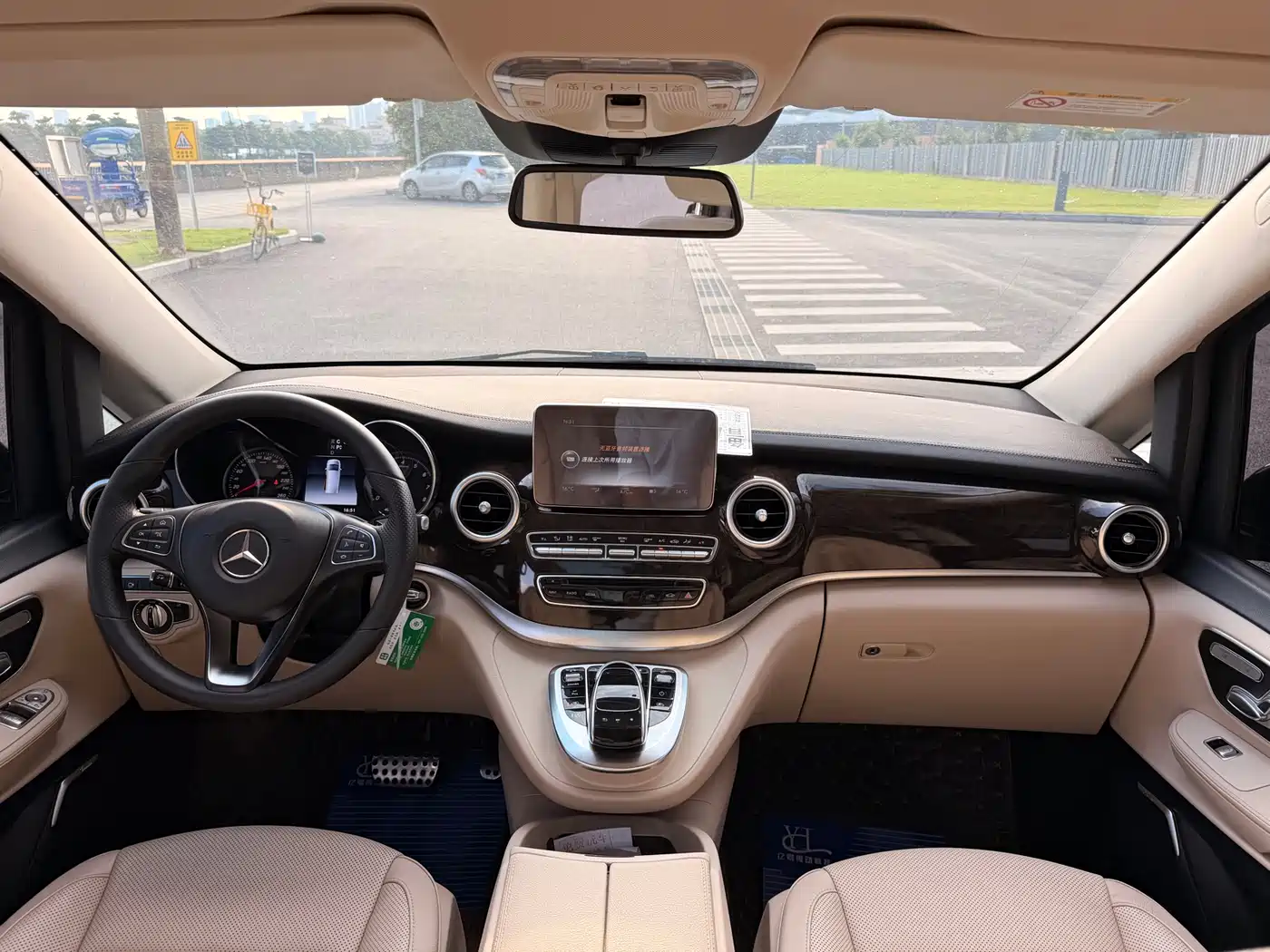 Mercedes-Benz V-Class 2018 V 260 L Premium Long Wheelbase Edition China VI фото 24