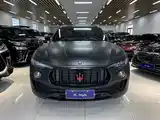 Photo 6 - Maserati Levante