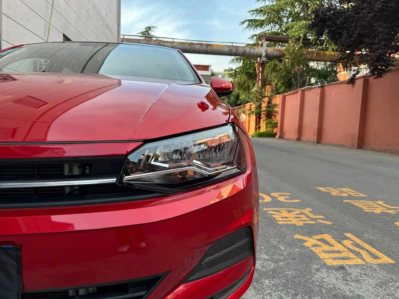 Volkswagen Polo 2023 Facelift Plus 1.5L Auto Chroma Tech Edition фото 3