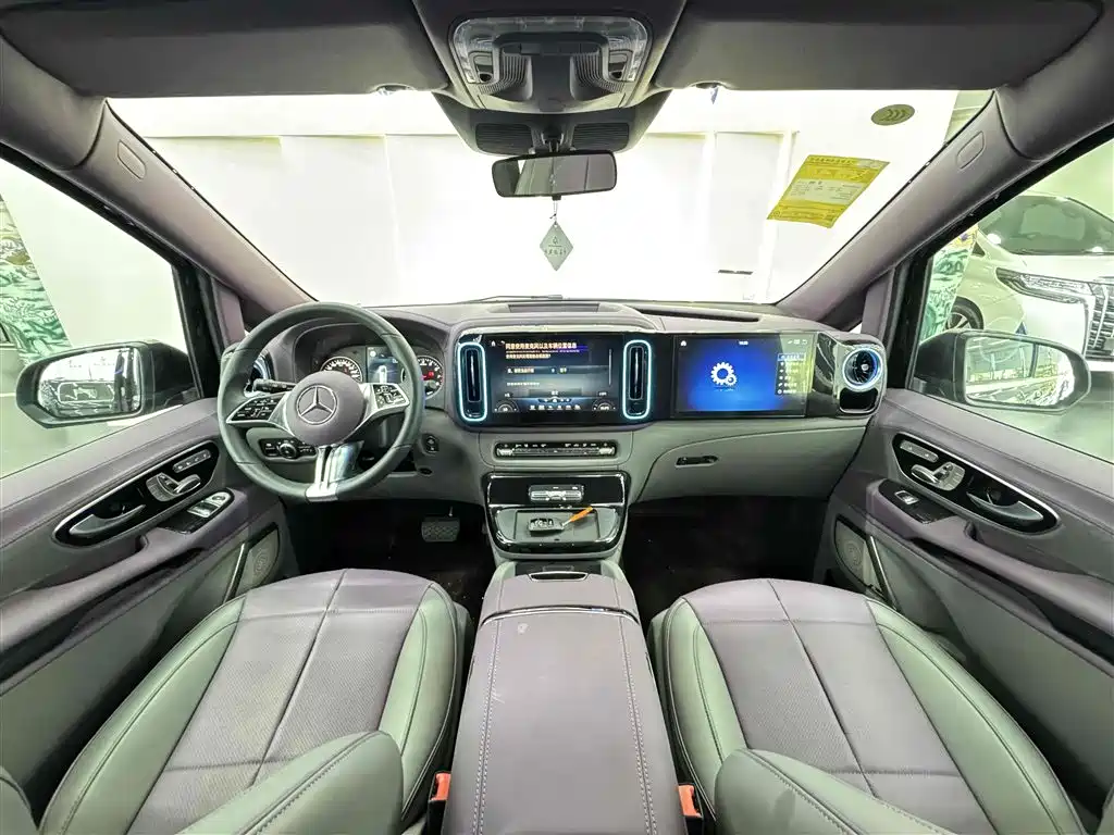Mercedes-Benz Vito 2024 2.0T Business 7-Seater фото 10
